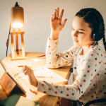 girl learning online