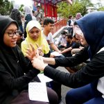 Deaf was socializing sign language