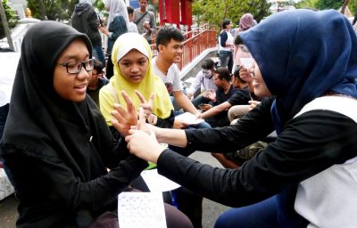 Deaf was socializing sign language