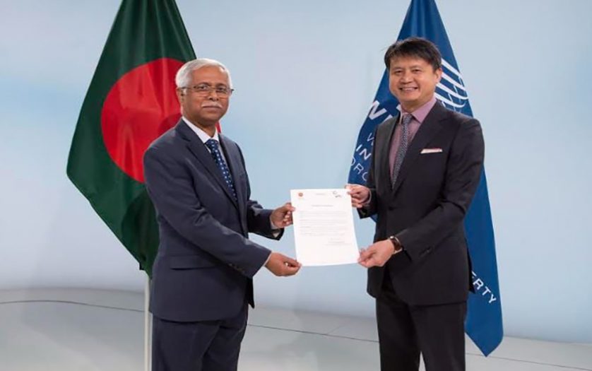 WIPO Director General Daren Tang (right) on September 26, 2022, received the instrument of accession to the Marrakesh Treaty from Ambassador Mustafizur Rahman, Permanent Representative of Bangladesh to the United Nations Office and other international organizations in Geneva