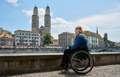 woman in wheelchair in Zürich