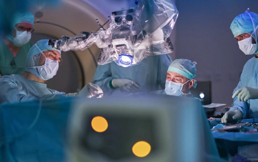 Doctors performing brain surgery at TUM University Hospital