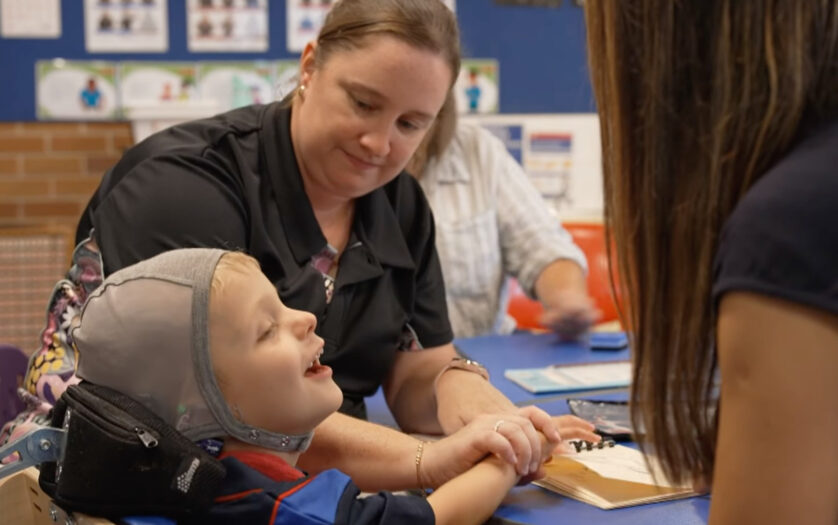deafblind student learning in the school