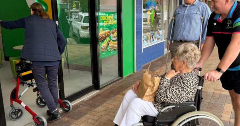 Councillors, Council staff and members of Council’s Access Working Group navigate the Gunnedah CBD using mobility aids and glasses simulating various vision conditions. 